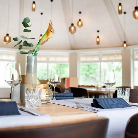 Whispering Tree Gross אורחן